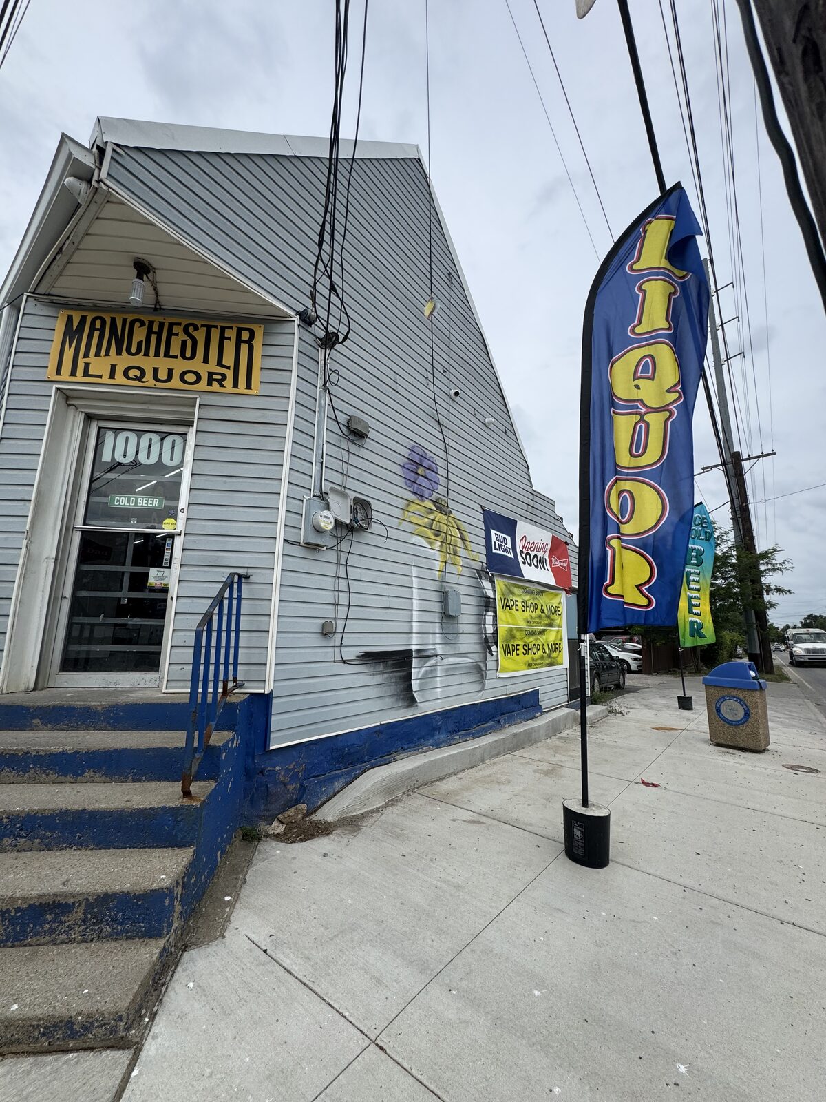 Manchester Liquor storefront in Lexington, KY
